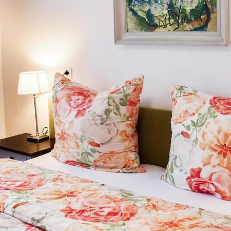 מלון Gartenhotel Garni