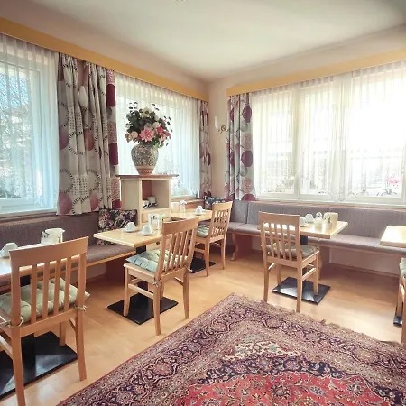 Gartenhotel Garni 2* אינסברוק
