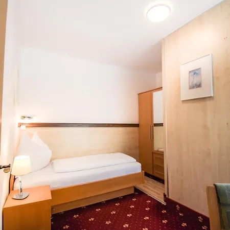 Gartenhotel Garni Отель 2*