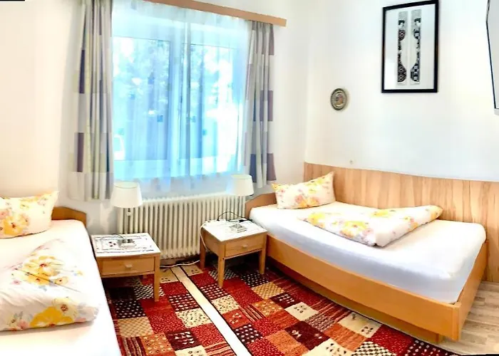 Gartenhotel Garni ホテル 2*