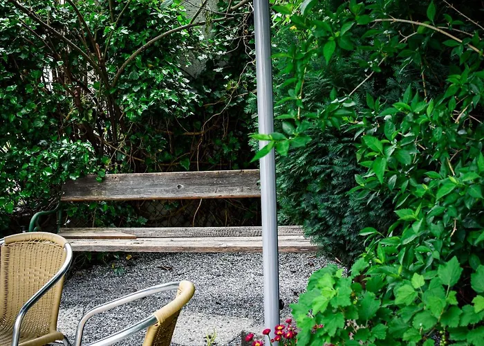 ホテル Gartenhotel Garni インスブルック