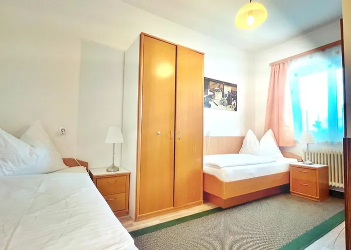 ホテル Gartenhotel Garni インスブルック