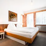Gartenhotel Garni 2*