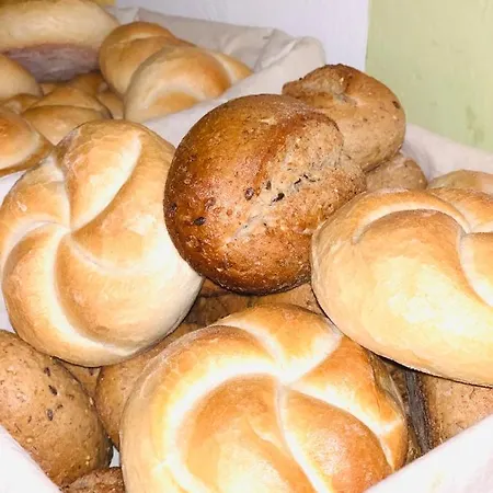 ホテル Gartenhotel Garni インスブルック